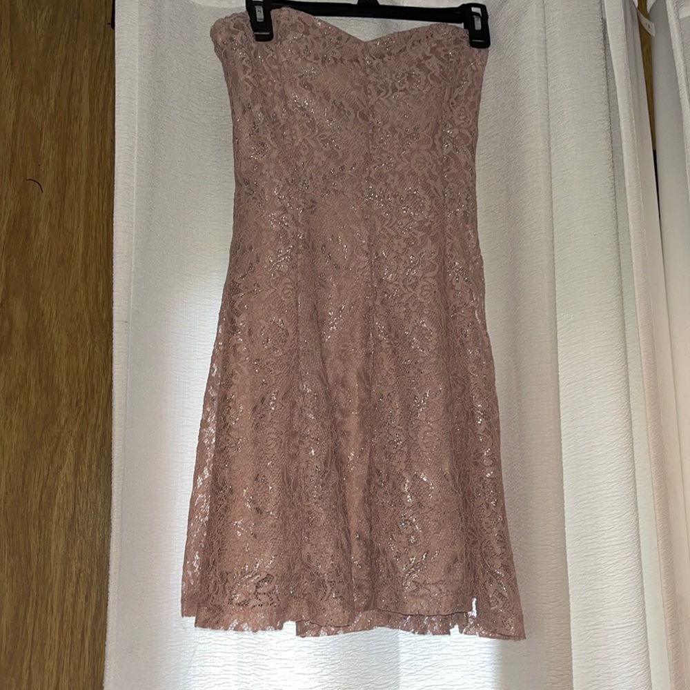 Woman’s Strapless Dress